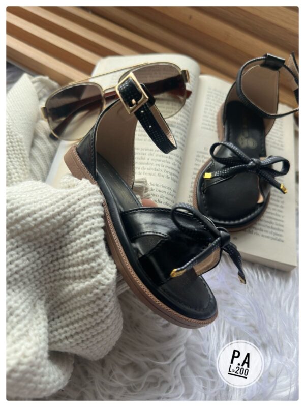 Sandalias de niña - Image 2